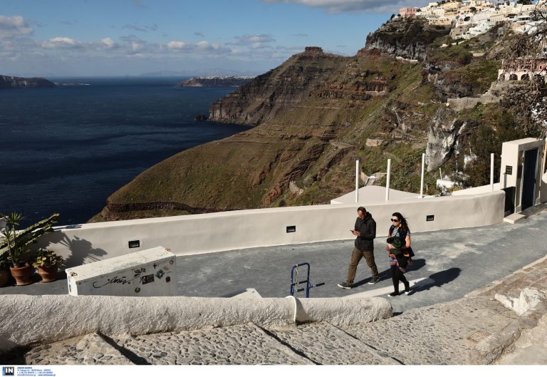 Σεισμοί στις Κυκλάδες: Συνεχίζει να σείεται η γη – 5R ταρακούνησαν τους κατοίκους τα ξημερώματα