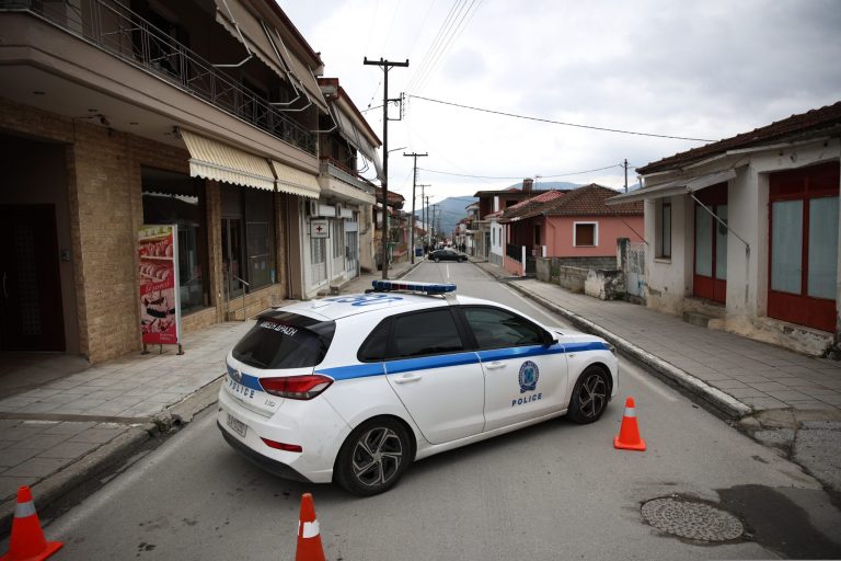 «Ήθελε να τον πυροβολήσουμε» – Τι αποκάλυψε ο διαπραγματευτής της ΕΛ.ΑΣ. για τον 60χρονο μακελάρη στους Γόννους Λάρισας