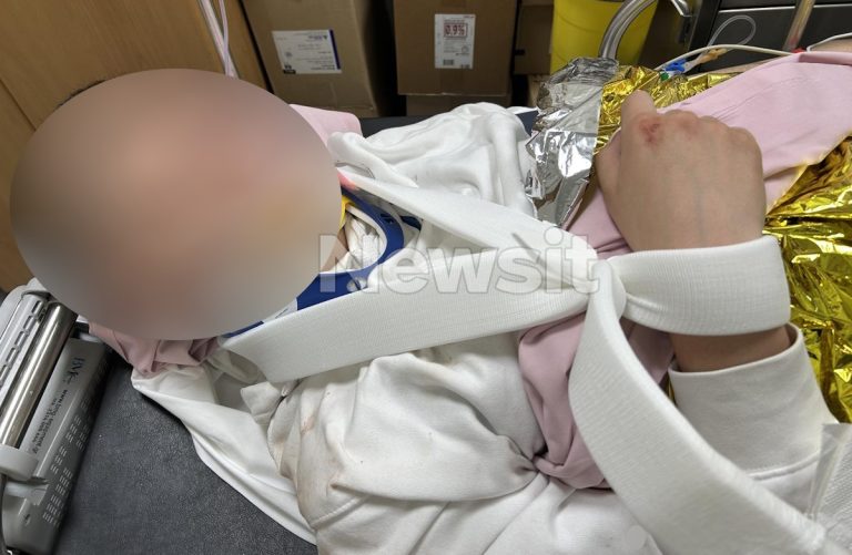 Θεσσαλονίκη: Τρεις μαθητές ξυλοφόρτωσαν άγρια 17χρονο – «Έχει εξάρθρωση ώμου και σπάσιμο μύτης» λέει ο πατέρας του θύματος