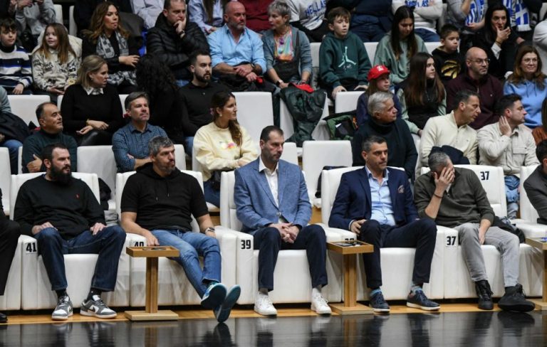 Συγκινητικές στιγμές στην Πάτρα – Βραβεύτηκε η «χρυσή» ομάδα του 2005