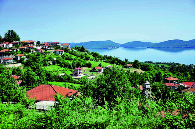 Κίνητρα σε νέα ζευγάρια για μόνιμη εγκατάσταση