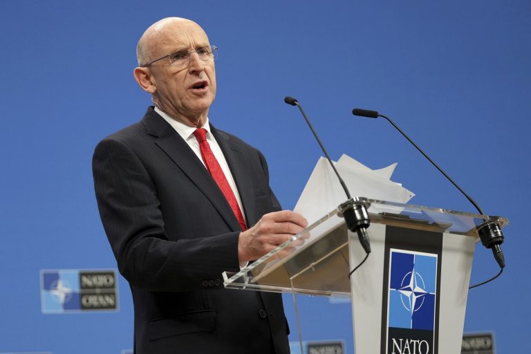 Το Ηνωμένο Βασίλειο υπόσχεται «σταθερή» υποστήριξη στην Ουκρανία μετά τις συνομιλίες Τραμπ-Πούτιν