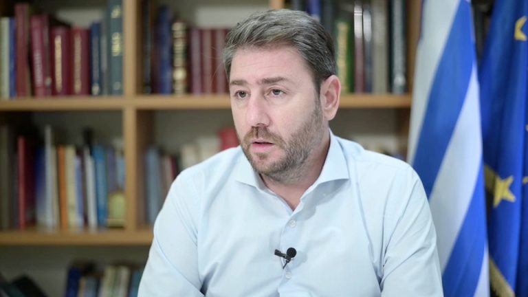 Ανδρουλάκης από Σάμο: “Το ΕΣΥ φθίνει – Χρειάζονται γενναία κίνητρα για γιατρούς”