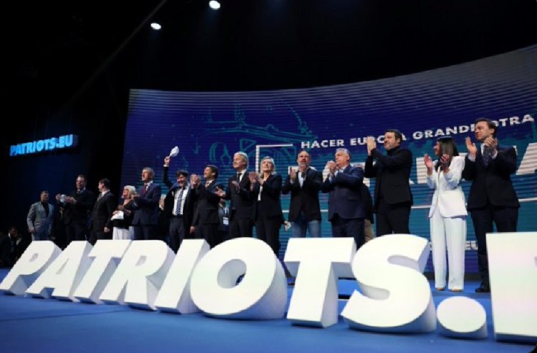 Συνάντηση Ευρωπαίων ακροδεξιών στη Μαδρίτη: Tο λάθος δεν είναι οι δασμοί του Τραμπ, αλλά οι  φόροι που επέβαλαν οι Βρυξέλλες, είπε ο Σαλβίνι