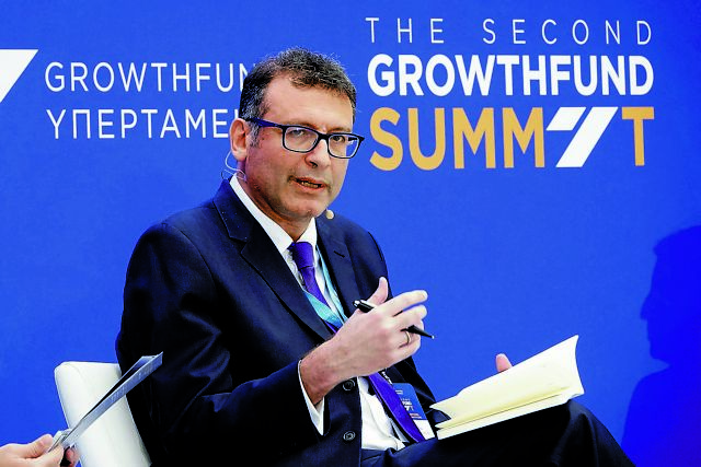 Μήνυμα για μειώσεις φόρων στην εργασία