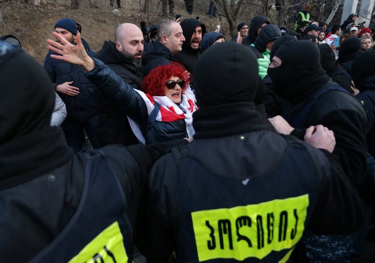 Γεωργία: Συνελήφθησαν δυο ηγέτες της αντιπολίτευσης κατά την διάρκεια διαδήλωσης