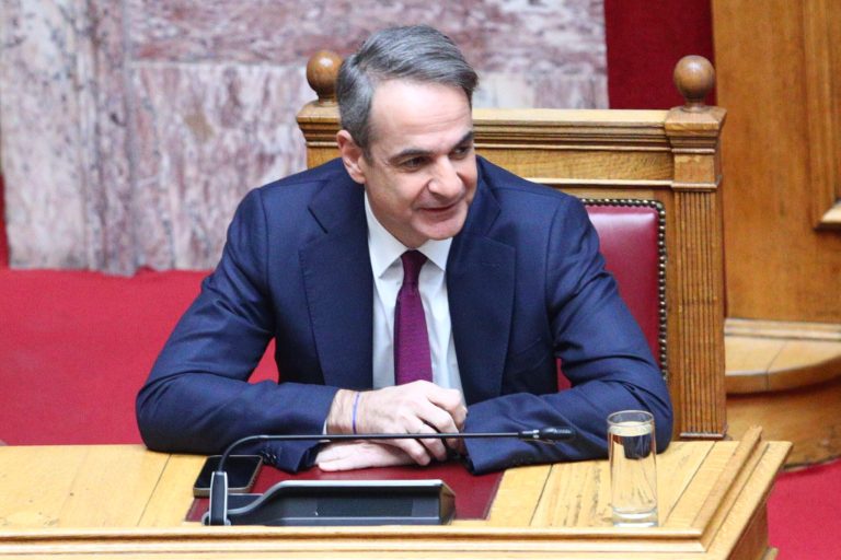 Το παρασκήνιο της οργής Μητσοτάκη για την «χυδαιότητα» ^ σε θέσεις μάχης οι υπουργοί ^ το Μαξίμου βλέπει σχέδιο αποσταθεροποίησης ^ μεγάλος νικητής ο αντισυστημισμός