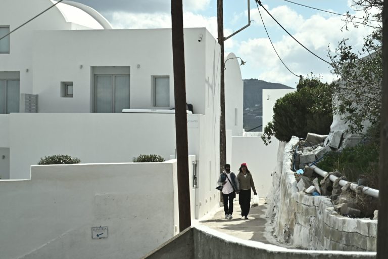 Σεισμοί στη Σαντορίνη: Νέα ισχυρή δόνηση 5 Ρίχτερ τα ξημερώματα