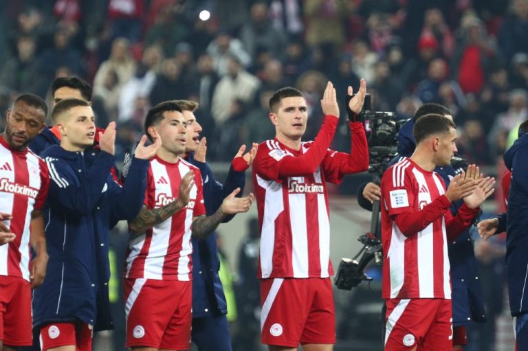 Με συλλεκτική εμφάνιση, για τα 100 χρόνια του συλλόγου, κόντρα στον ΟΦΗ ο Ολυμπιακός