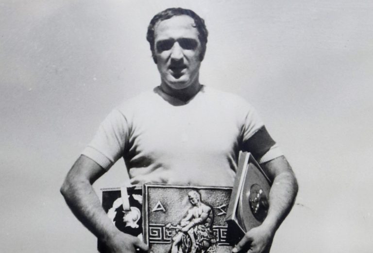 Αλέκος Αλεξιάδης: Σε λαϊκό προσκύνημα στο «Βικελίδης» η σορός του θρύλου του Άρη