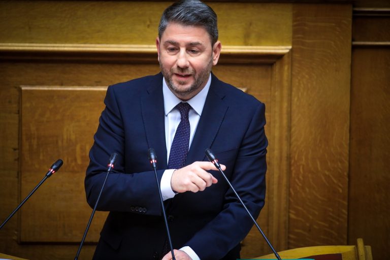 ΠΑΣΟΚ: Αλλαγή ατζέντας, στόχευση στο κέντρο και επιμονή για αυτόνομη πορεία