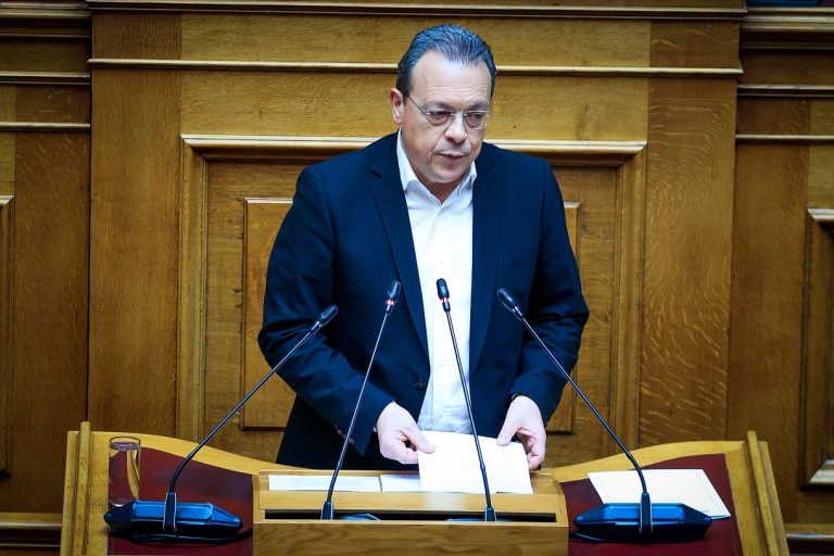 Φάμελλος: Να κατατεθεί η πρόταση δυσπιστίας από τα προοδευτικά κόμματα – Η Βουλή να εναρμονιστεί με την κοινωνία
