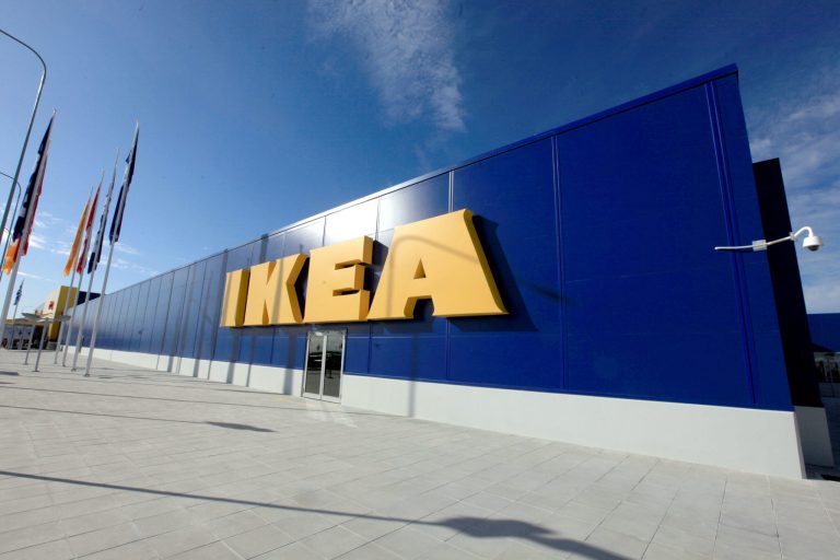 Η IKEA ανακαλεί φωτιστικά εξωτερικού χώρου λόγω προβλήματος στο βύσμα τους
