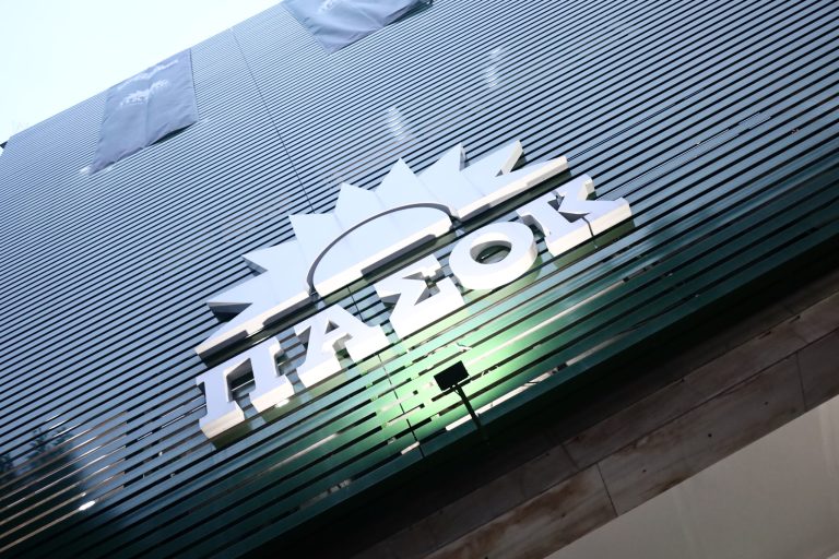 Γραφείου Τύπου ΠΑΣΟΚ για τις κυβερνητικές διαρροές: «Όταν μιλά η ΝΔ για διαστρέβλωση, η επιστήμη σηκώνει τα χέρια ψηλά»