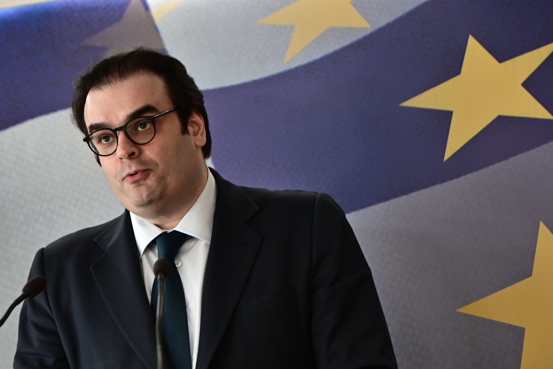 [377308] ΣΥΝΑΝΤΗΣΗ ΤΟΥ ΥΠΟΥΡΓΟΥ ΟΙΚΟΝΟΜΙΚΩΝ ΚΥΡΙΑΚΟΥ ΠΙΕΡΡΑΚΑΚΗ ΜΕ ΤΟΝ ΠΡΟΕΔΡΟ ΤΟΥ EUROGROUP PASCHAL DONOHOE   
(ΚΩΣΤΑΣ ΤΖΟΥΜΑΣ/EUROKINISSI)