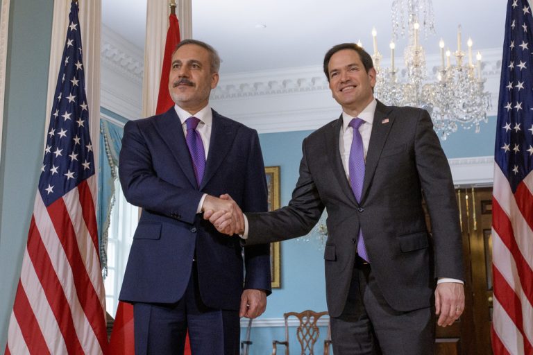 Συνομιλία Ρούμπιο – Φιντάν για τις ιρανικές απειλές και τη συνεργασία στο ΝΑΤΟ