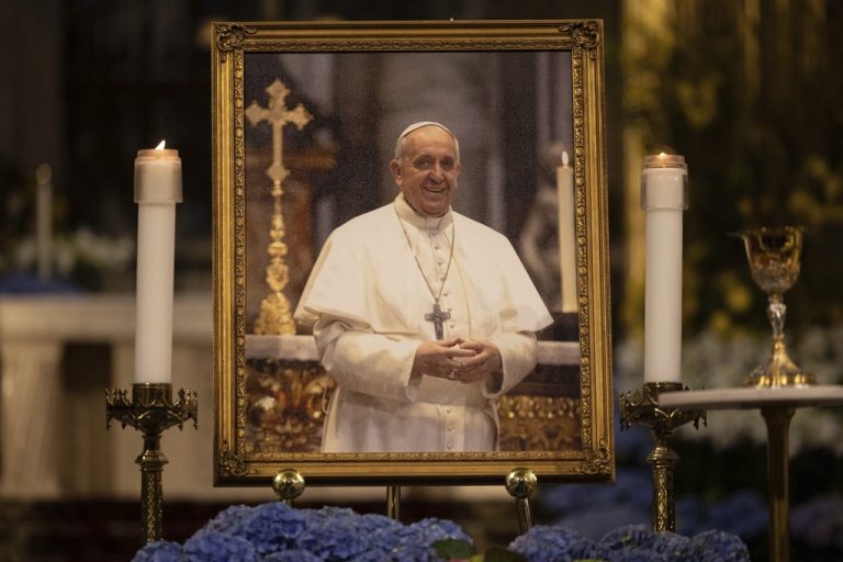 Καθολικός Αρχιεπίσκοπος Κερκύρας στο ΕΡΤΝews: Ο Πάπας Φραγκίσκος όπως τον γνώρισα