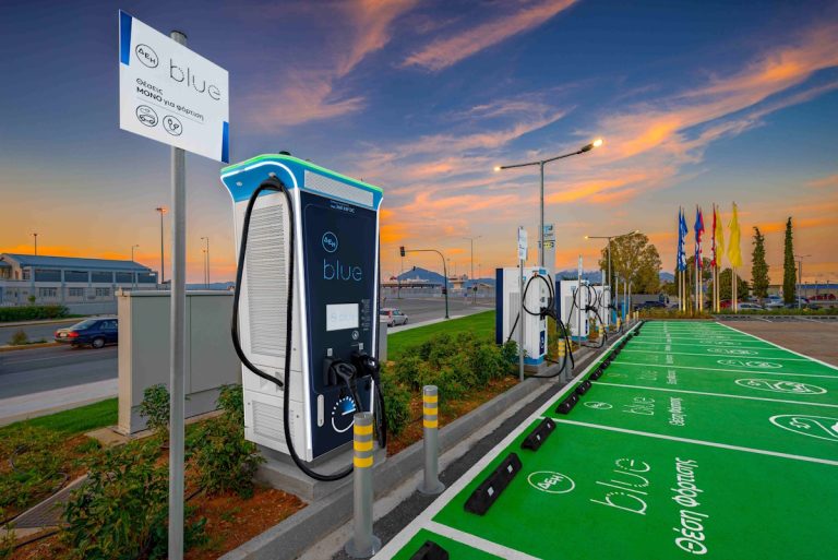 ΔΕΗ blue: Στην Πάτρα το πιο ισχυρό Hub φόρτισης της Ελλάδας με ισχύ 1,2 MW