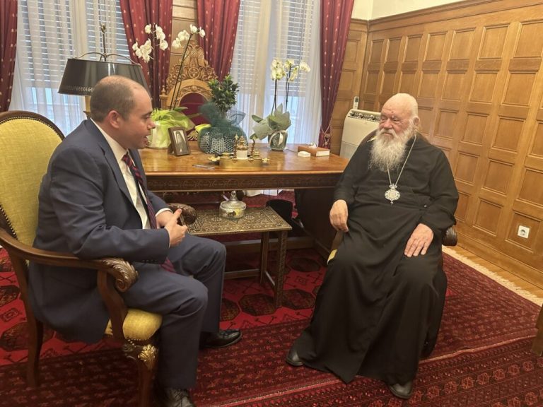 Αρχιεπίσκοπος Ιερώνυμος στο Breitbart News: «Θετική εξέλιξη» η εκλογή Τραμπ, «πιστεύω ότι ωφελεί τον κόσμο»