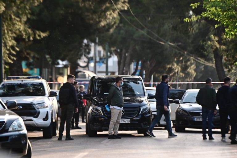 Δολοφόνια στο Χαλάνδρι: Πού στρέφονται οι έρευνες για την εν ψυχρώ εκτέλεση έξω από ιατρικό κέντρο