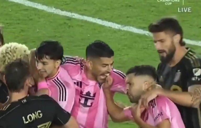 Ο Λουίς Σουάρες δάγκωσε ξανά – «Θύμα» ο συμπαίκτης του στην Ίντερ Μαϊάμι, Ζόρντι Άλμπα