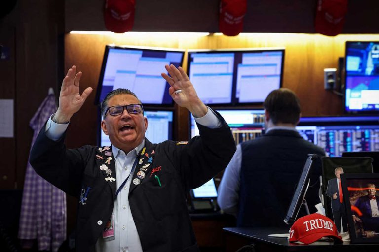 Απόγνωση και τρόμος στη Wall Street μετά τους δασμούς Τραμπ – «Χάθηκαν» 2 τρισεκατομμύρια δολάρια