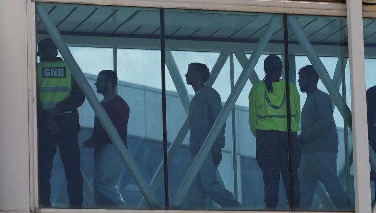 ΗΠΑ: Το Ανώτατο Δικαστήριο αναστέλλει τις απελάσεις Βενεζουελάνων μεταναστών