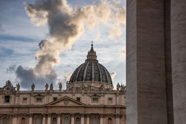 Χαμός με τα στοιχήματα για τον διάδοχο του Πάπα Φραγκίσκου