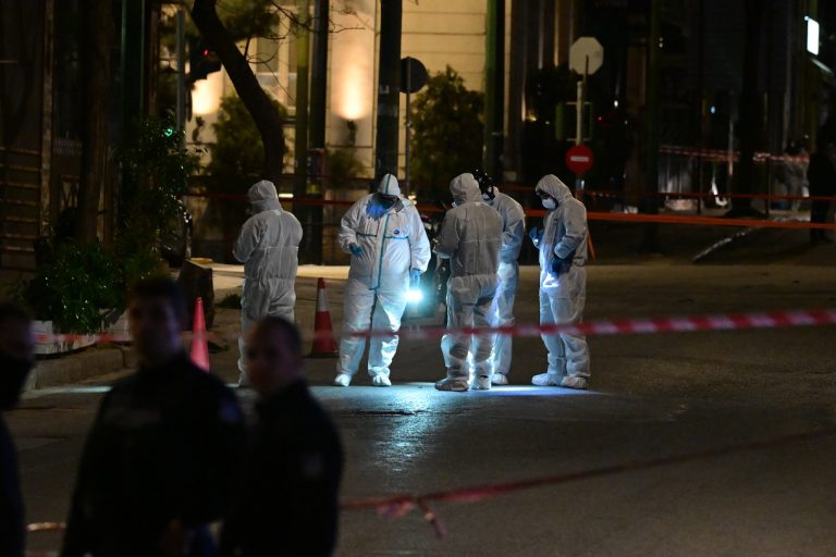 Βόμβα στην Hellenic Train: Καρέ καρέ οι κινήσεις των δραστών – Τι εκτιμά η Αντιτρομοκρατική