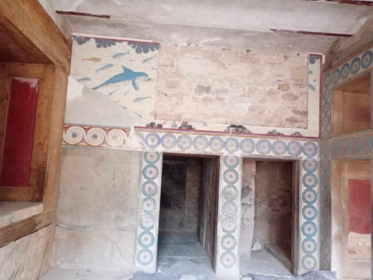 ΣΥΡΙΖΑ: Κατάρρευση τοιχογραφίας στην Κνωσό – Η πολιτιστική κληρονομιά δεν αντέχει άλλη εγκατάλειψη