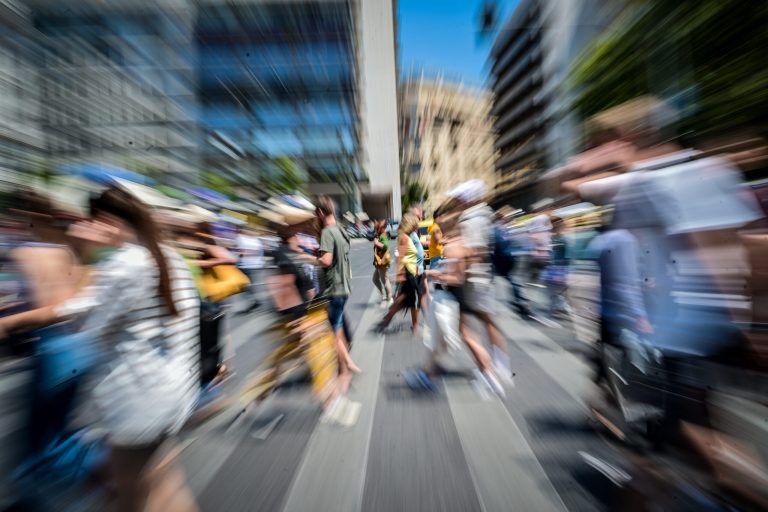 Δημογραφικό – Έρευνα Metron Analysis: Η οικογενειακή κατάσταση των Ελλήνων και η δομή της απασχόλησης – Πόσο ικανοποιημένοι είμαστε από τη ζωή μας;