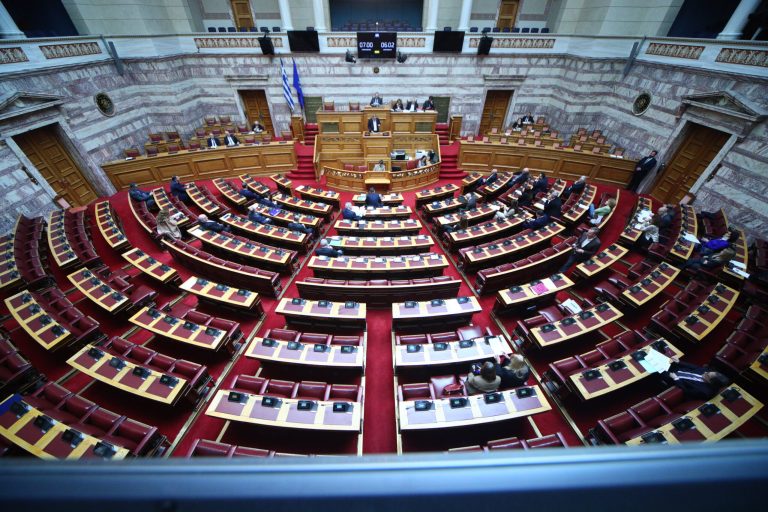 Πολιτικοί διαξιφισμοί σε υψηλούς τόνους για τις εξαγγελίες Μητσοτάκη στο υπουργικό συμβούλιο