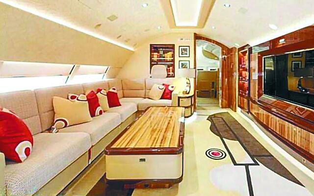 Δημοκρατική… θύελλα για το πολυτελές δώρο από το Κατάρ στον Τραμπ