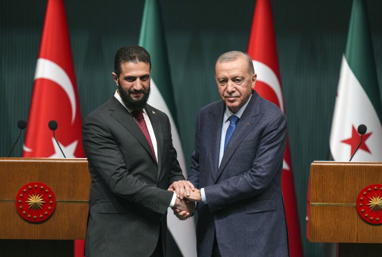 Συνάντηση του Ρετζέπ Ταγίπ Ερντογάν με τον πρόεδρο της Συρίας Αχμέντ αλ Σαράα