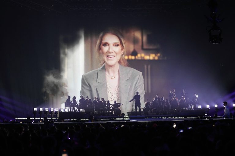 Eurovision 2025 – Βίντεο: Το αφιέρωμα του Α’ ημιτελικού στη Celine Dion με τη συμμετοχή της περσινής εκπροσώπου της Ελλάδας Μαρίνας Σάτι