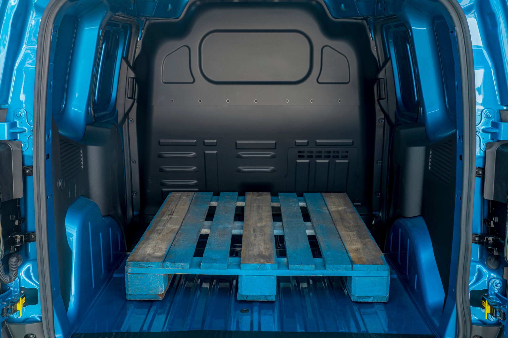 Ford E-Transit Courier 
