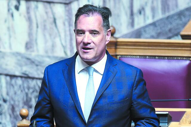 Σε δύο δεξαμενές