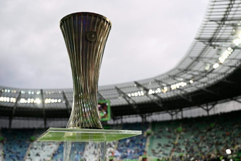 Οι εντεκάδες Μπέτις και Τσέλσι στον τελικό του Conference League