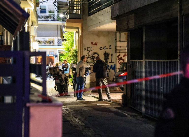 Λάρισα: Στο ίδιο κελί με ιερέα ο 21χρονος μητροκτόνος