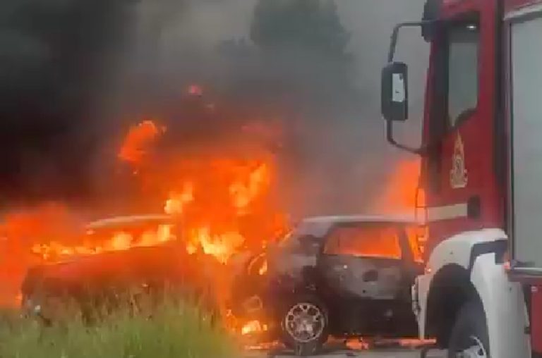 Καβάλα: Τρομακτικό τροχαίο με έναν νεκρό και δύο τραυματίες – Αυτοκίνητα έγιναν παρανάλωμα