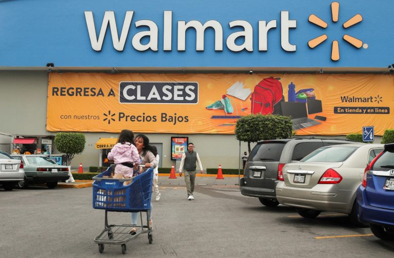 Walmart: Αναμένονται αυξήσεις στις τιμές λόγω δασμών