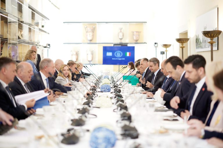 Συμφωνία Μητσοτάκη – Μελόνι για επενδύσεις 360 εκατομμυρίων στον σιδηρόδρομο – Τι περιλαμβάνει