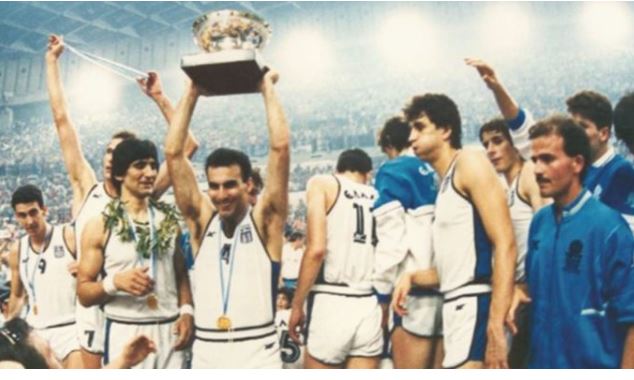 Νίκος Γκάλης: «Σαν σήμερα στις 6 Μαΐου 1980 στην Ελβετία κόντρα στη Σουηδία φόρεσα για πρώτη φορά τη γαλανόλευκη φανέλα»