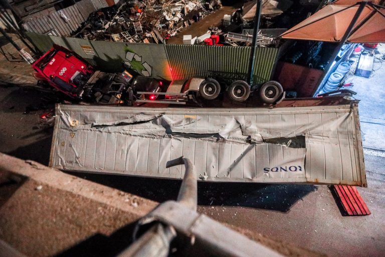 Το φορτηγό στην Πέτρου Ράλλη έπεσε στο ίδιο σημείο που είχε γίνει η θανατηφόρα παράσυρση της 12χρονης στη Θηβών