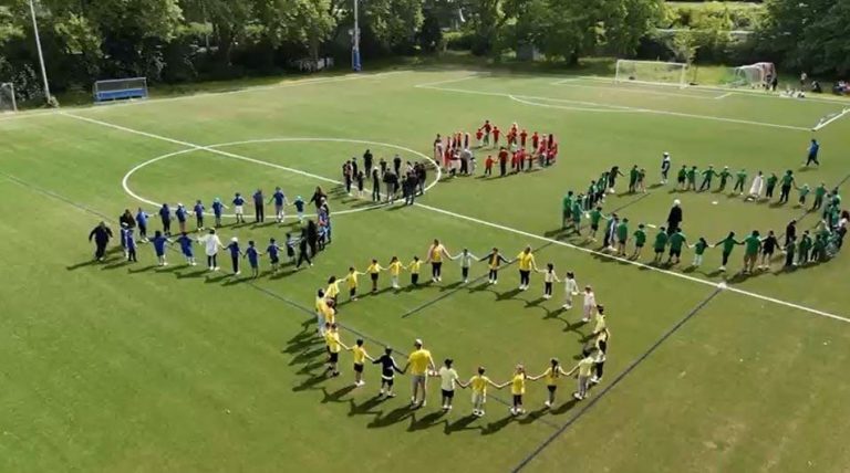 Πέντε ελληνικά σχολεία στη Γερμανία άναψαν τη φλόγα των Ολυμπιακών Αγώνων (video)