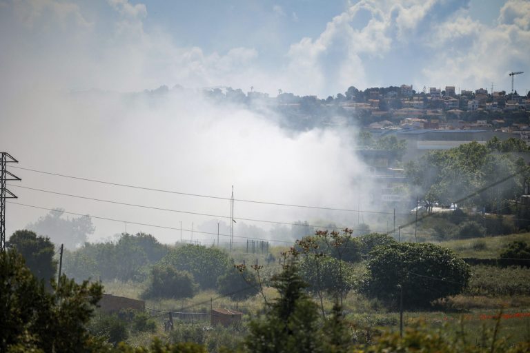 Ισπανία: Τοξικό νέφος πάνω από την Καταλονία – 160.000 κάτοικοι καλούνται να μείνουν στα σπίτια τους