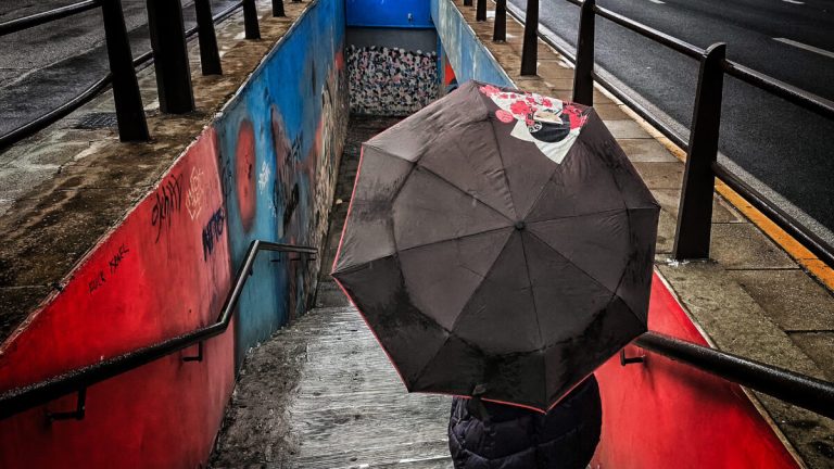 Καιρός σήμερα: Βροχές και Καταιγίδες σε Θεσσαλία και Σποράδες – 24 βαθμοί σε Αττική, Εύβοια και Κρήτη