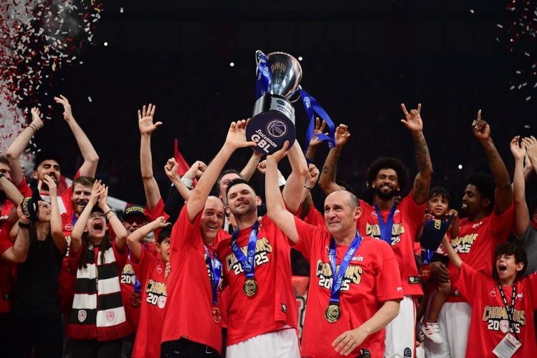 Τα συγχαρητήρια της ΠΑΕ Ολυμπιακός και του Ερασιτέχνη στην ΚΑΕ για την κατάκτηση του πρωταθλήματος