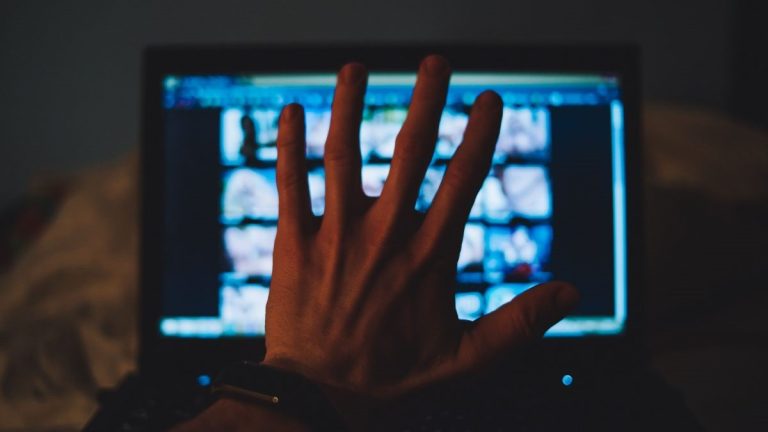 Αχαΐα: Σύλληψη 18χρονου για εκδικητική πορνογραφία