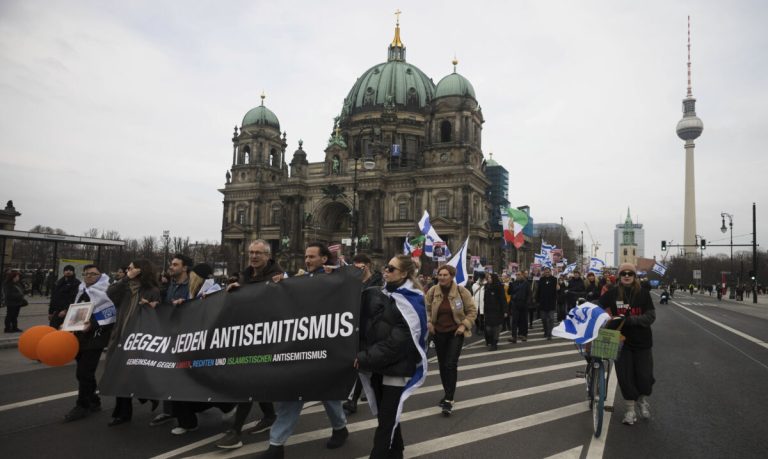 Γερμανία: Όλο και πιο νέοι οι βίαιοι ισλαμιστές, συμφωνα με έκθεση της Ομοσπονδιακής Υπηρεσίας Προστασίας του Συντάγματος
